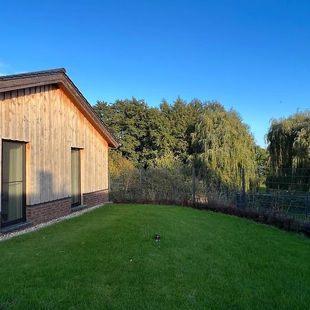 Ferienhaus Auszeit Mit Sauna Schwarz Exterior photo