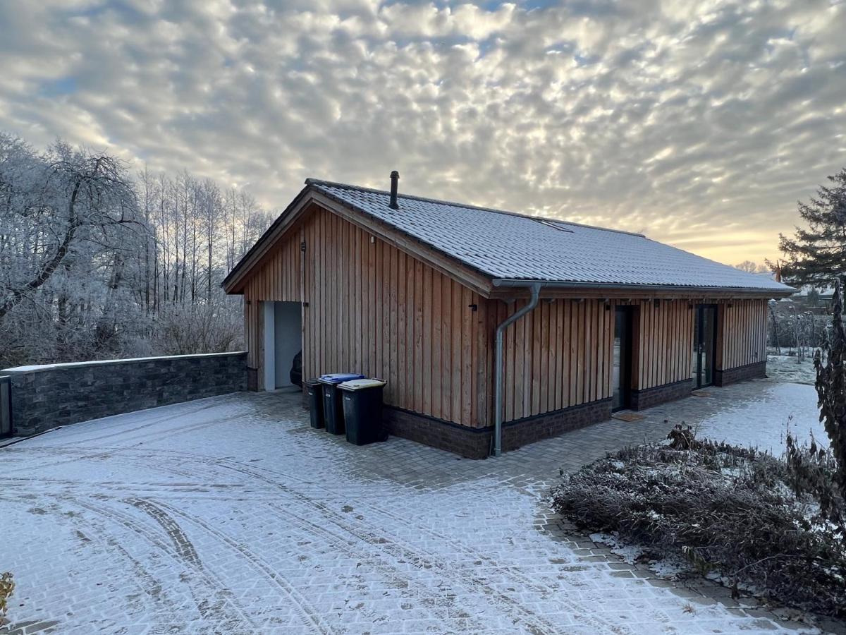 Ferienhaus Auszeit Mit Sauna Schwarz Exterior photo