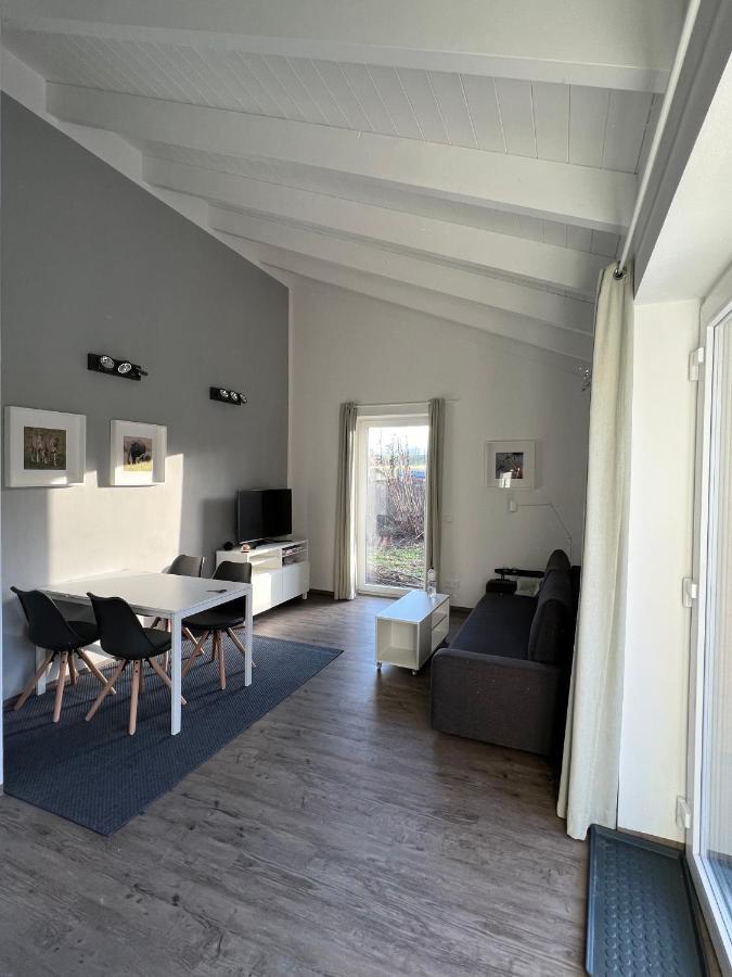 Ferienhaus Auszeit Mit Sauna Schwarz Exterior photo