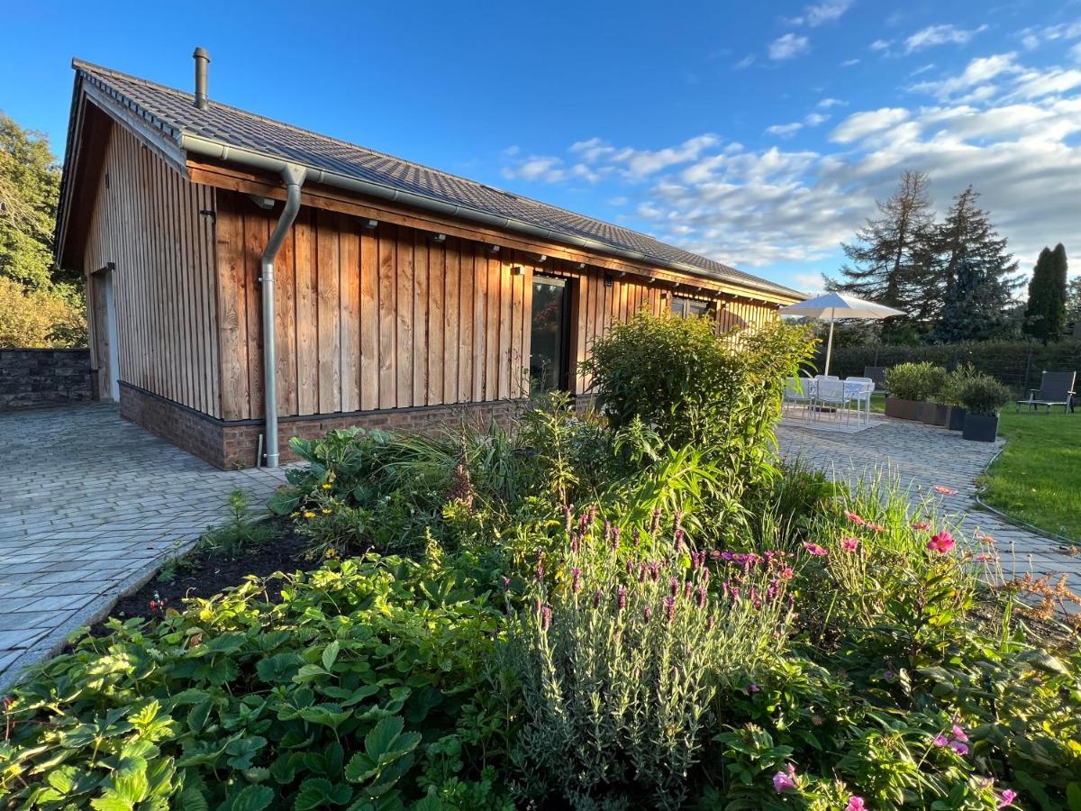 Ferienhaus Auszeit Mit Sauna Schwarz Exterior photo