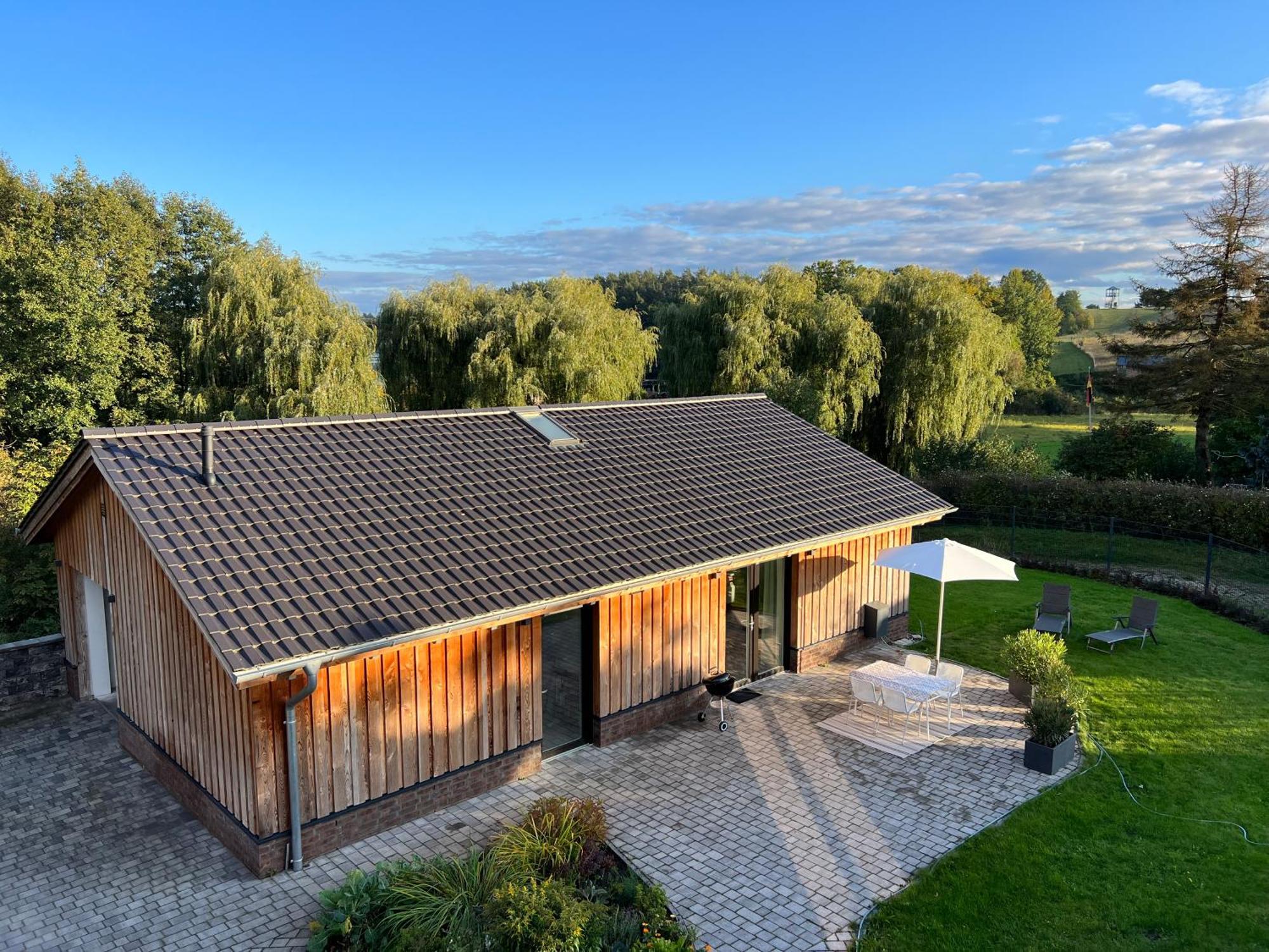 Ferienhaus Auszeit Mit Sauna Schwarz Exterior photo